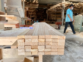 Xưởng  Gỗ Sáng Mai cung cấp Thanh gỗ thông 3cm x 1,5cm x dài 1m2 + láng mịn 4 mặt (ms68)