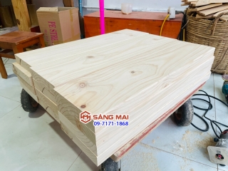 Bán Tấm gỗ thông làm bậc cầu thang mặt rộng 24cm x dày 4,2cm x dài 80cm + láng mịn 4 mặt ms27