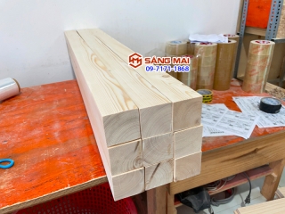 Xưởng Gỗ Sáng Mai cung cấp Thanh gỗ thông vuông 6cm x 6cm x dài 120cm + láng mịn 4 mặt ms56