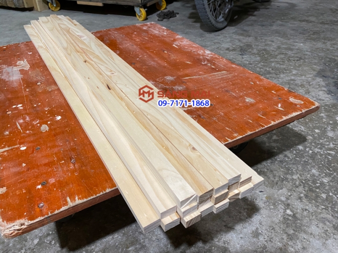 Thanh gỗ thông 2,5cm x 1,5cm x dài 120cm + láng mịn 4 mặt