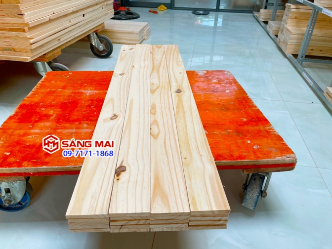 Tấm gỗ thông rộng 8cm x dày 1cm x dài 120cm + láng mịn 4 mặt