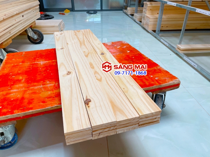 Tấm gỗ thông rộng 8cm x dày 1cm x dài 120cm + láng mịn 4 mặt