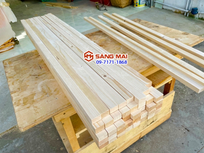 Thanh gỗ thông  2cm x 3cm + láng mịn 4 mặt + cắt theo yêu cầu