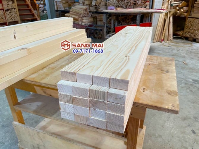 Thanh gỗ thông dày 3cm x mặt rộng 5cm x bào láng 4 mặt + cắt theo yêu cầu