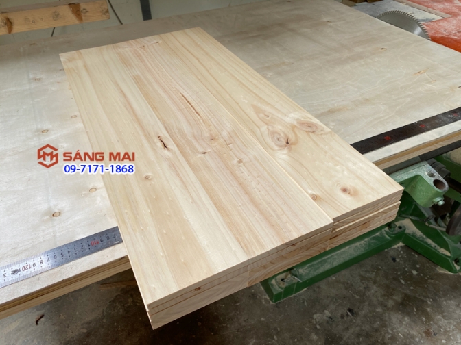Tấm gỗ thông dày 1,2cm x mặt rộng 14cm x dài 80cm + láng mịn 4 mặt