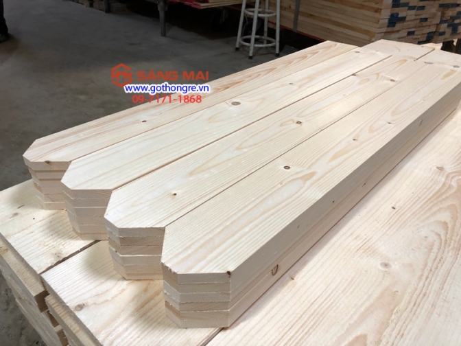 Thanh gỗ thông hàng rào 10cm x dày 1,5cm x dài 1m2 + láng mịn 4 mặt
