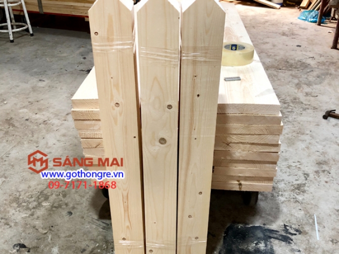 Thanh gỗ thông hàng rào 10cm x dày 1,5cm x dài 1m2 + láng mịn 4 mặt