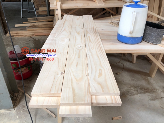 Tấm gỗ thông mặt rộng 10cm x dày 1,5cm + cắt theo yêu cầu