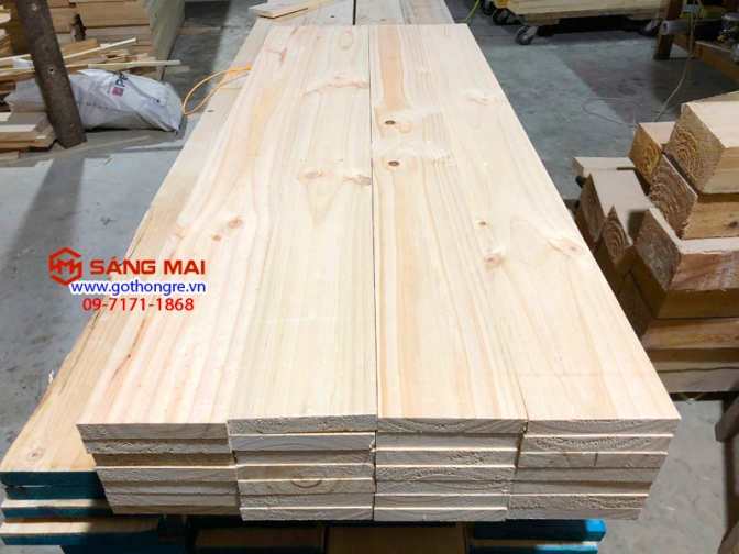 Tấm gỗ thông mặt rộng 10cm x dày 1,5cm x dài 1m + láng mịn 4 mặt