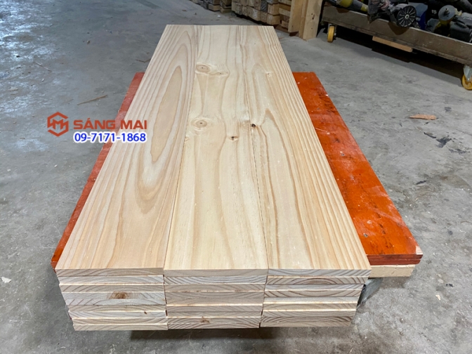 Tấm gỗ thông mặt rộng 15cm x dày 1,5cm x dài 1m2 + láng mịn 4 mặt