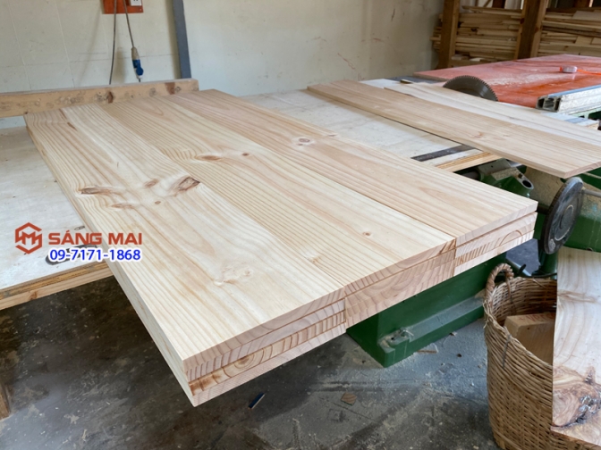 Tấm gỗ thông mặt rộng 20cm x dày 1,5cm x bào láng 4 mặt + cắt theo yêu cầu