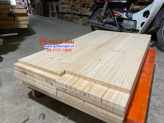 Tấm gỗ thông mặt rộng 29cm x dày 2cm x bào láng 4 mặt + cắt theo yêu cầu