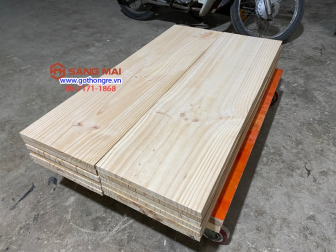 Tấm gỗ thông mặt rộng 29cm x dày 2cm x bào láng 4 mặt + cắt theo yêu cầu