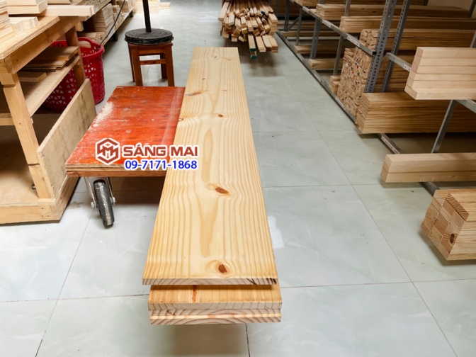 Tấm gỗ thông mặt rộng 29cm x dày 2cm x bào láng 4 mặt