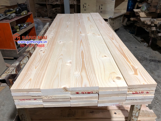 Thanh gỗ thông mặt rộng 10cm x dày 1,5cm x  láng 4 mặt + cắt theo kích thước yêu cầu