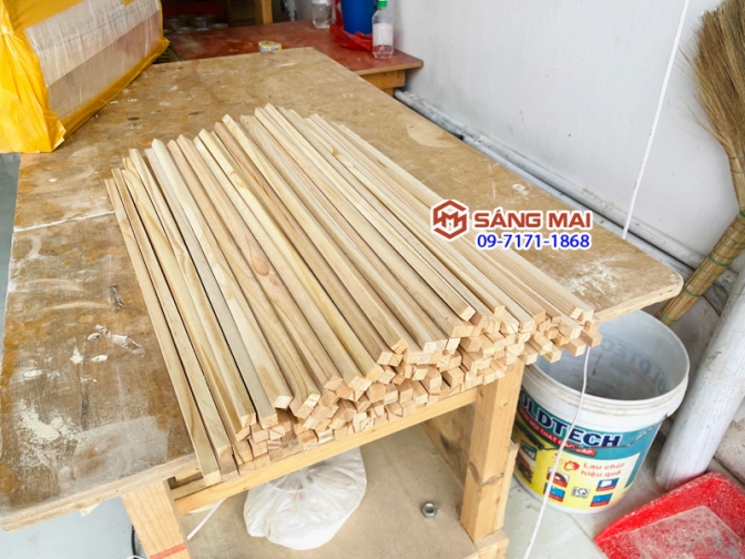 Thanh gỗ thông vuông 1cm x 1cm x dài 50cm + bào láng 4 mặt
