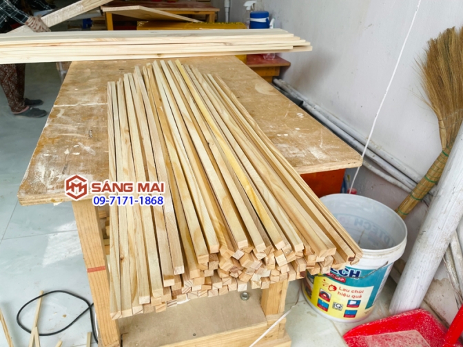 Thanh gỗ thông vuông 1cm x 1cm x dài 80cm + bào láng 4 mặt