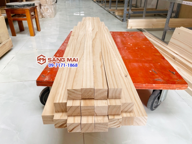 Thanh gỗ thông vuông 4cm x 4cm x bào láng 4 mặt + cắt theo kích thước yêu cầu