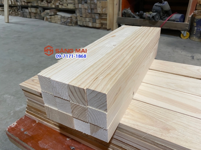 Thanh gỗ thông vuông 4cm x 4cm x dài 50cm + láng mịn 4 mặt