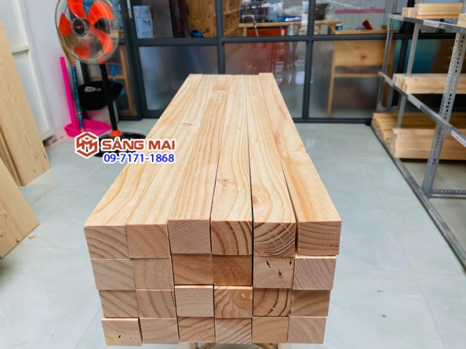  Thanh gỗ thông vuông 4cm x 4cm x dài 1m + láng mịn 4 mặt
