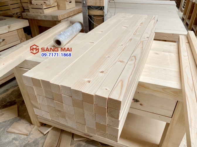 Thanh gỗ thông vuông 5cm x 5cm x dài 1m2 + láng mịn 4 mặt