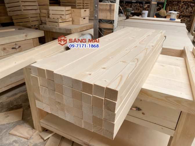 Thanh gỗ thông vuông 5cm x 5cm x dài 1m2 + láng mịn 4 mặt