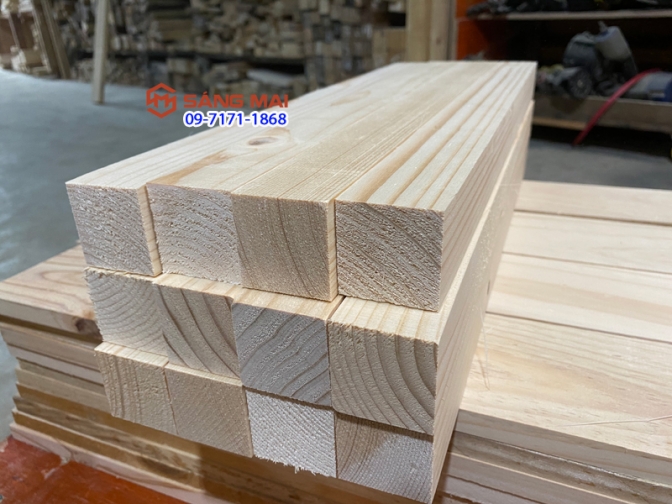 Thanh gỗ thông vuông 5cm x 5cm x dài 50cm + láng mịn 4 mặt