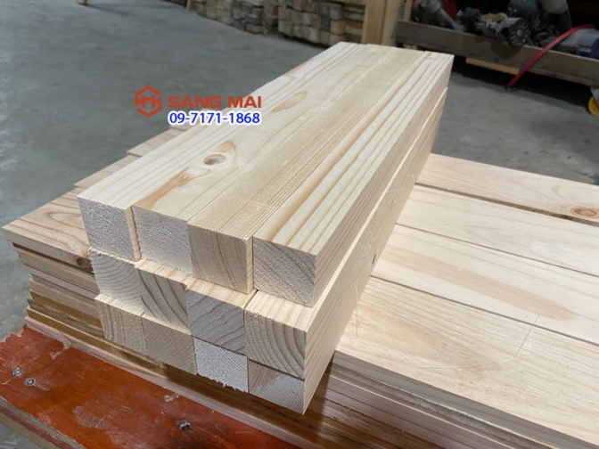 Thanh gỗ thông vuông 5cm x 5cm x dài 50cm + láng mịn 4 mặt