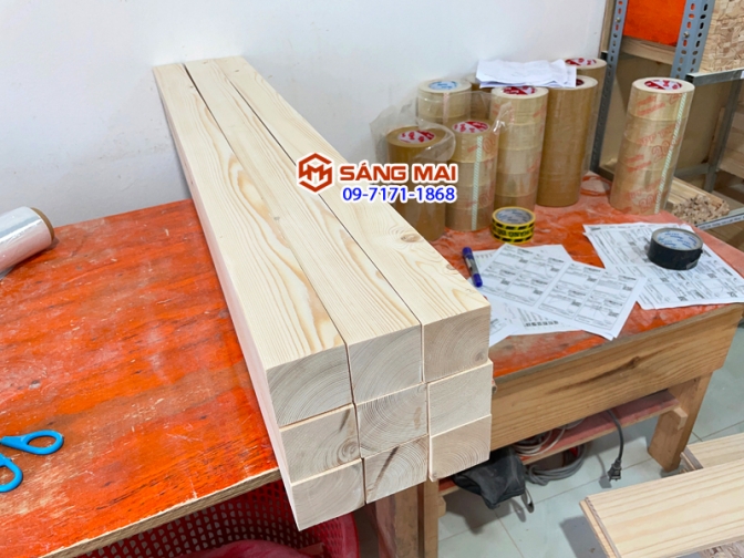 Thanh gỗ thông vuông 6cm x 6cm x dài 120cm + láng mịn 4 mặt