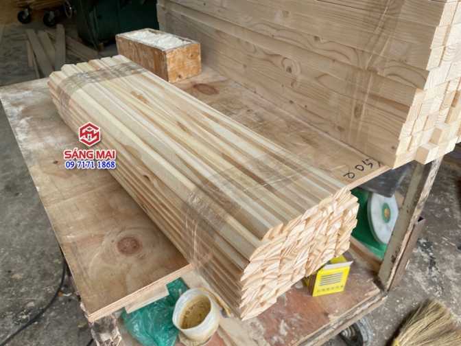 gỗ thông xẻ 3cm x 1,5cm + vạt cạnh