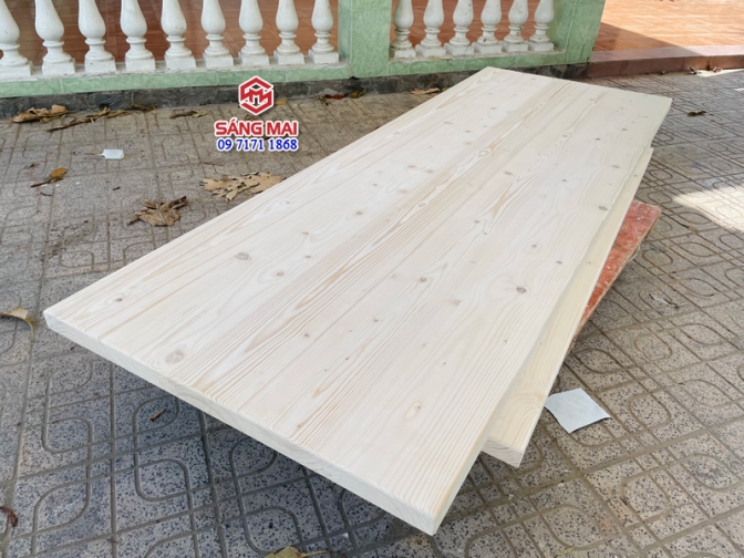 Mặt bàn : Dài 180cm x rộng 90cm x dày 5cm - Tấm gỗ thông tự nhiên ghép
