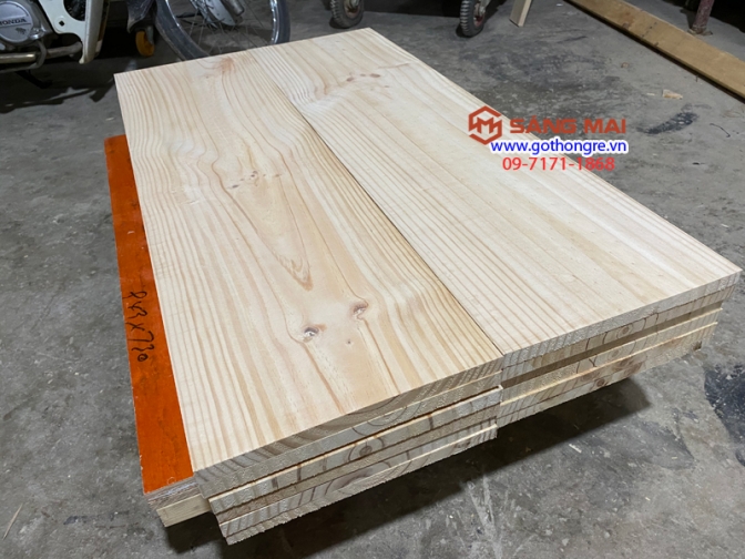 Tấm gỗ thông mặt rộng 30cm x dày 2cm x bào láng 2 mặt + cắt theo yêu cầu